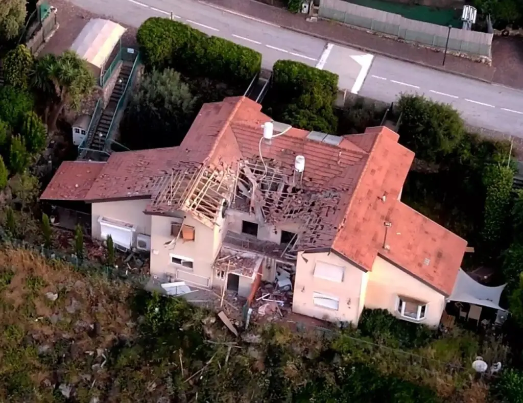 A home in Metula hit by Hezbollah fire today.